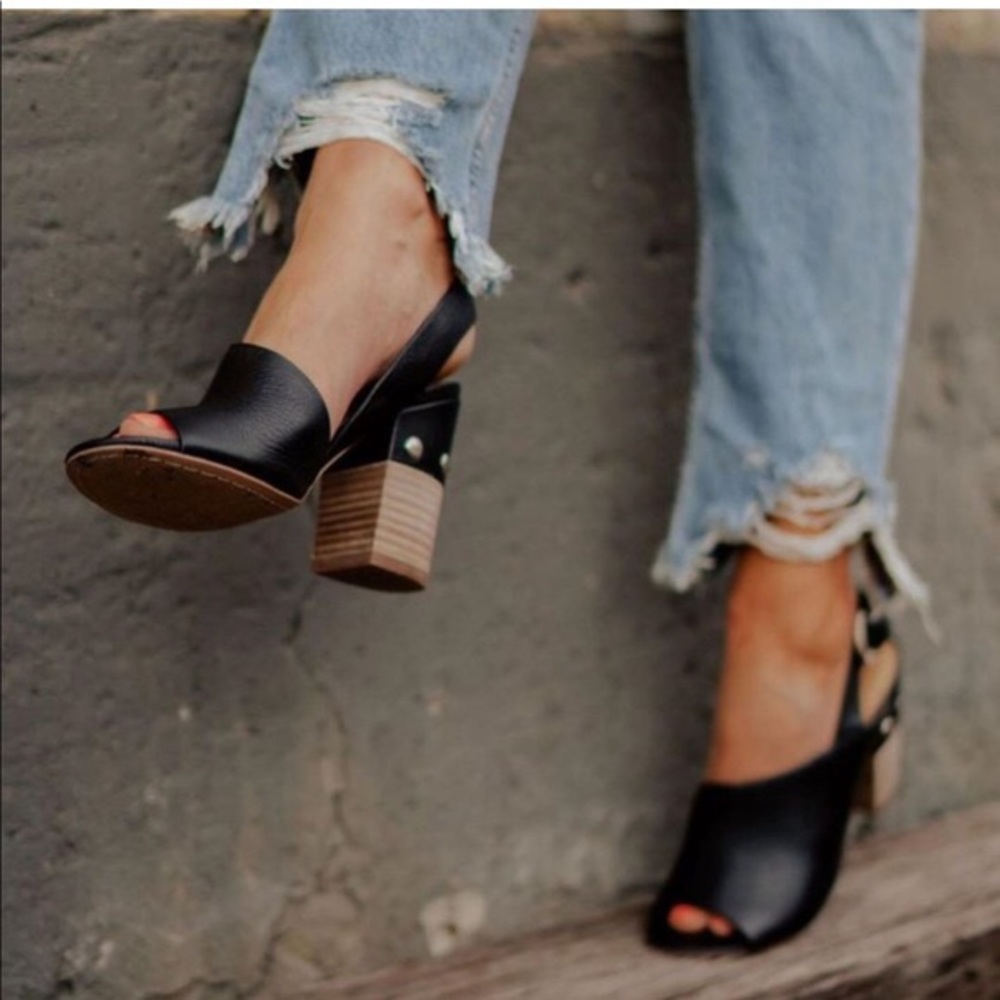 Marc Fisher Waleis Peep Toe Heels NEW - Picture 4 of 8